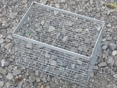 Wire mesh basket container