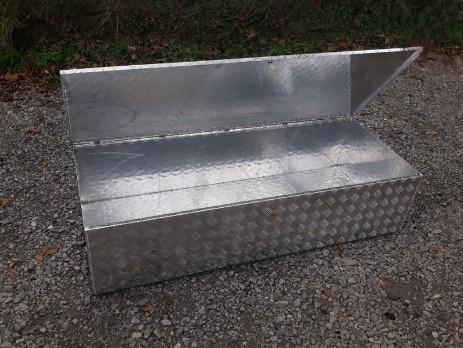 Aluminum box with open cover